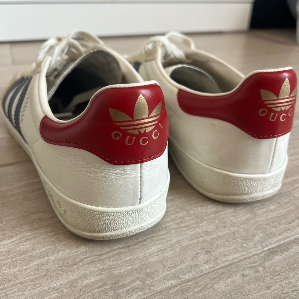 Gucci Gazelle White Sneakers with Blue Stripes - Picture 5 of 8